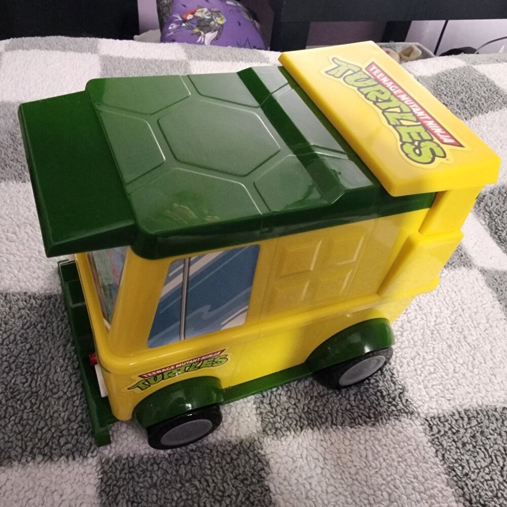 Ninja Turtles Van with DVDs (295)